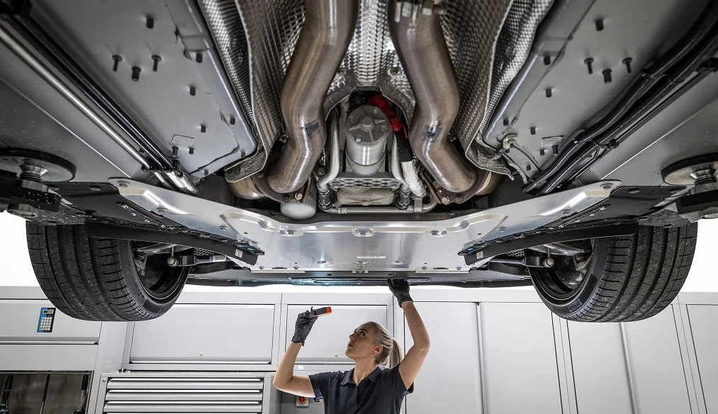 After-sales with Aston Martin of Glenview
